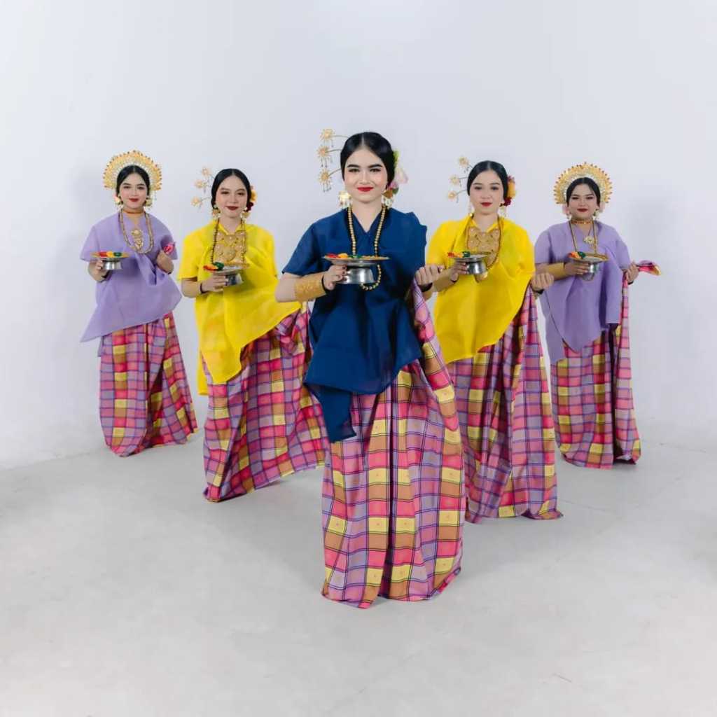 Baju Adat Bugis Wanita | Model Bodo Kekinian untuk Acara Spesial