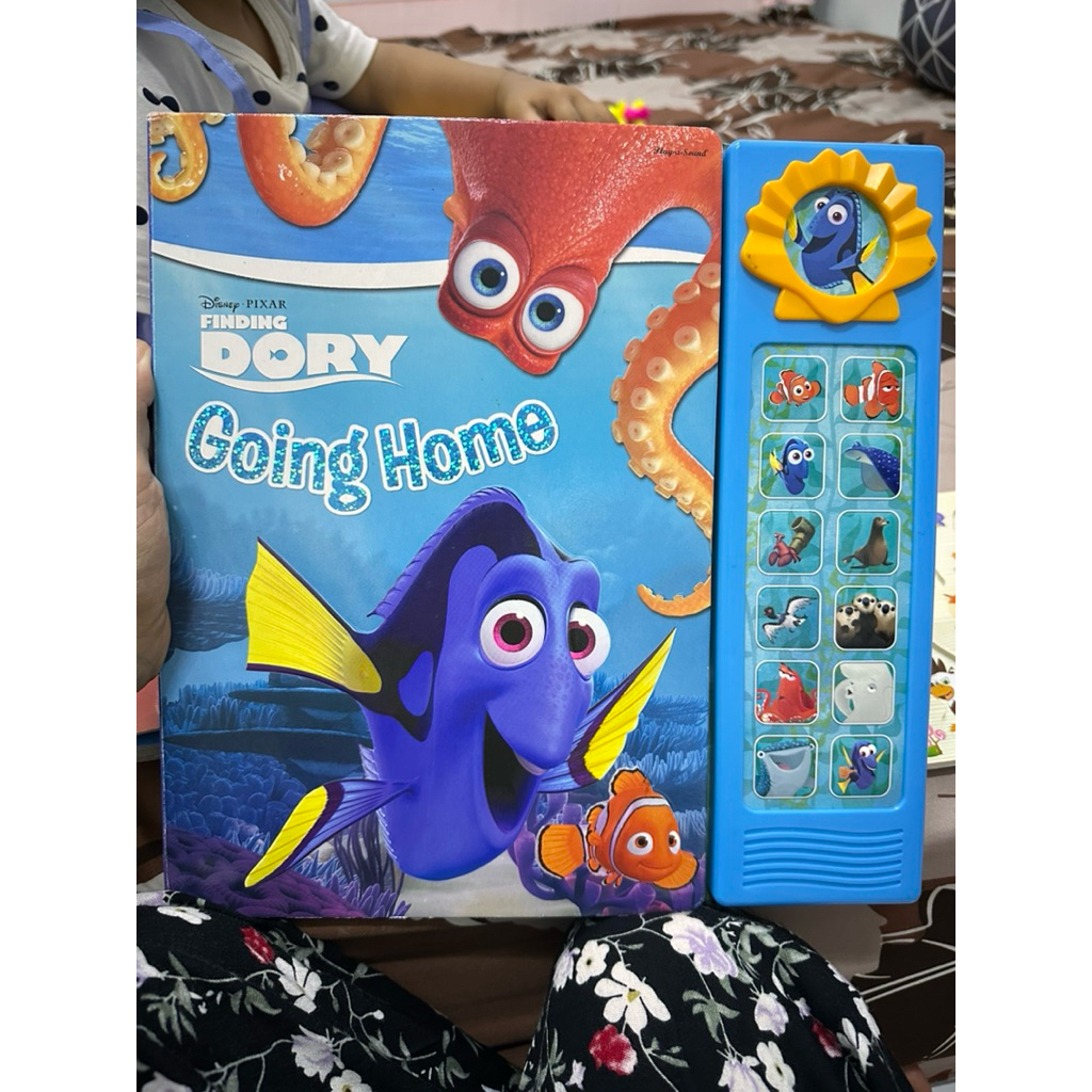 Preloved buku anak dory going home (sound book)