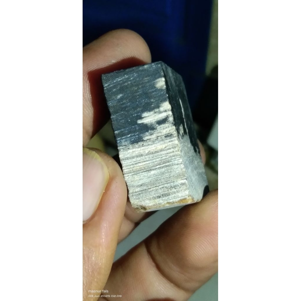 Batu galih kelor super motif gambar tongkat semar kuncung,bisa menyala jika di tespen