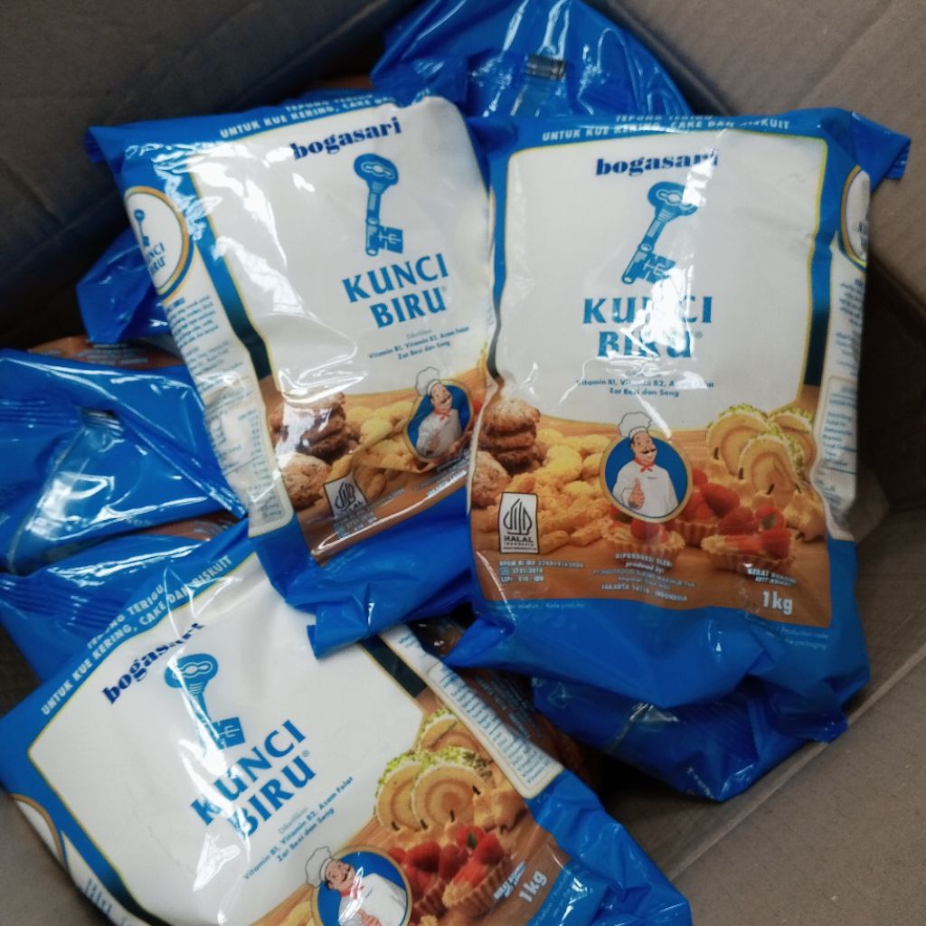 

Tepung Terigu Kunci Biru 1 Dus isi 12bks/1Kg