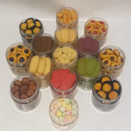 

Kue Kering de'iz nastar lumer, lidah kucing, putri salju, palm suiker kenari, sagu keju.