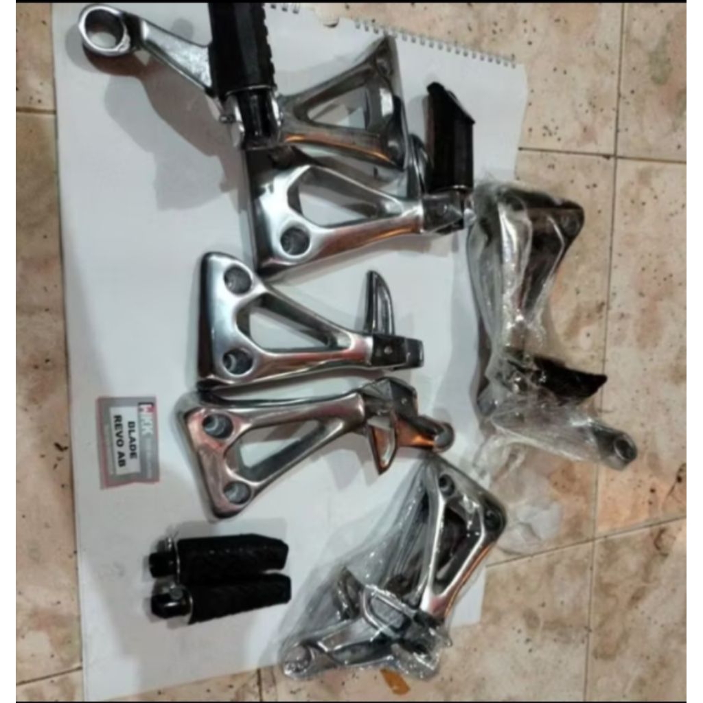 FOOSTEP PIJAKAN KAKI BELAKANG REVO ABSOLUTE POWER POSTEP REVO ABSOLUTE PLUS KARET POSTEP REVO ABSOLU