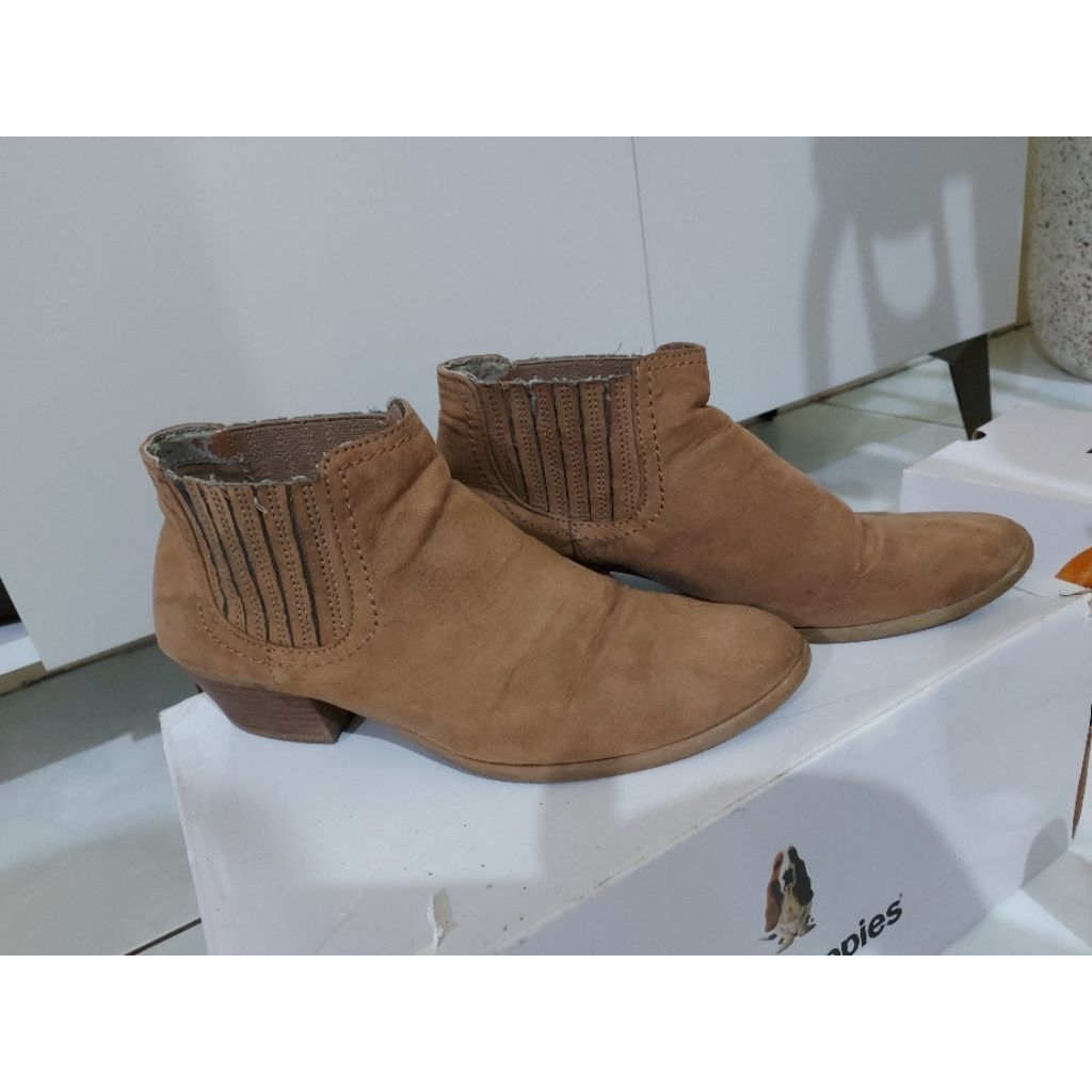 Sepatu wanita American Eagle Preloved