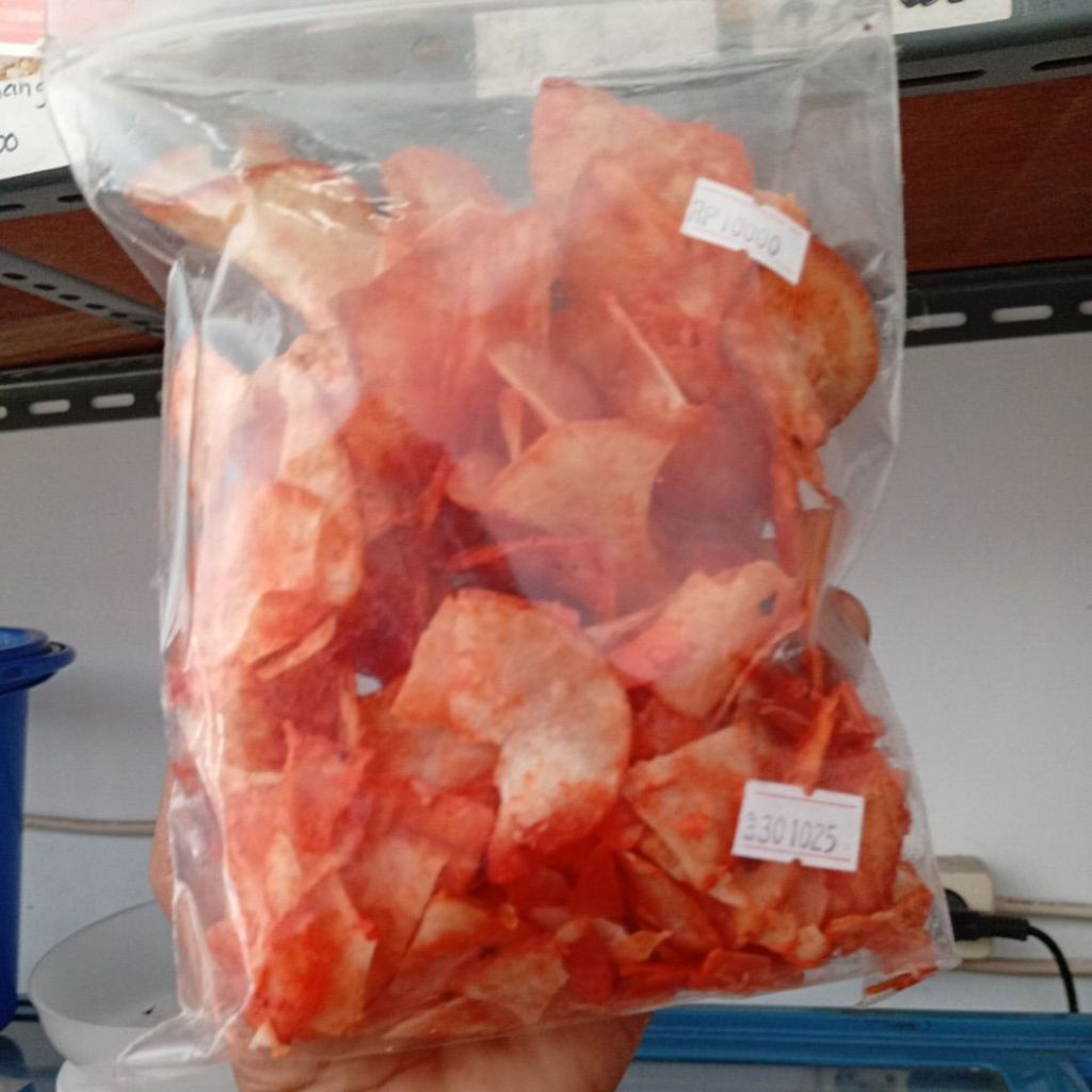 

keripik singkong pedas uk 140 gr