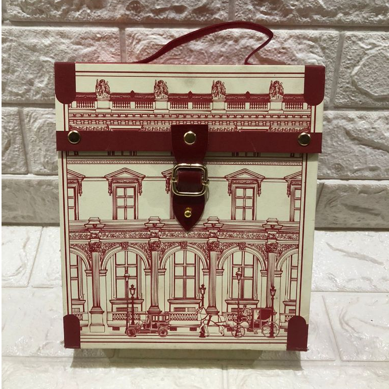 

[DEFECT] Kotak Kemasan Vintage Kado Hadiah Kulit Persegi Hardbox/Box Tebal Mewah