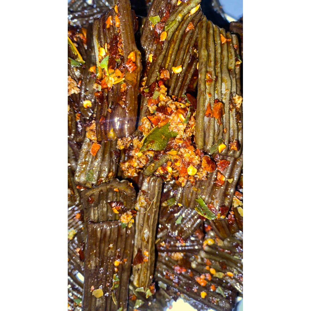 

CEMILANCEPULUHCEBELS Sseblak kerupuk jengkol pedas daun jeruk/original daun jeruk varian kemasan 500gr 250gr 100gr