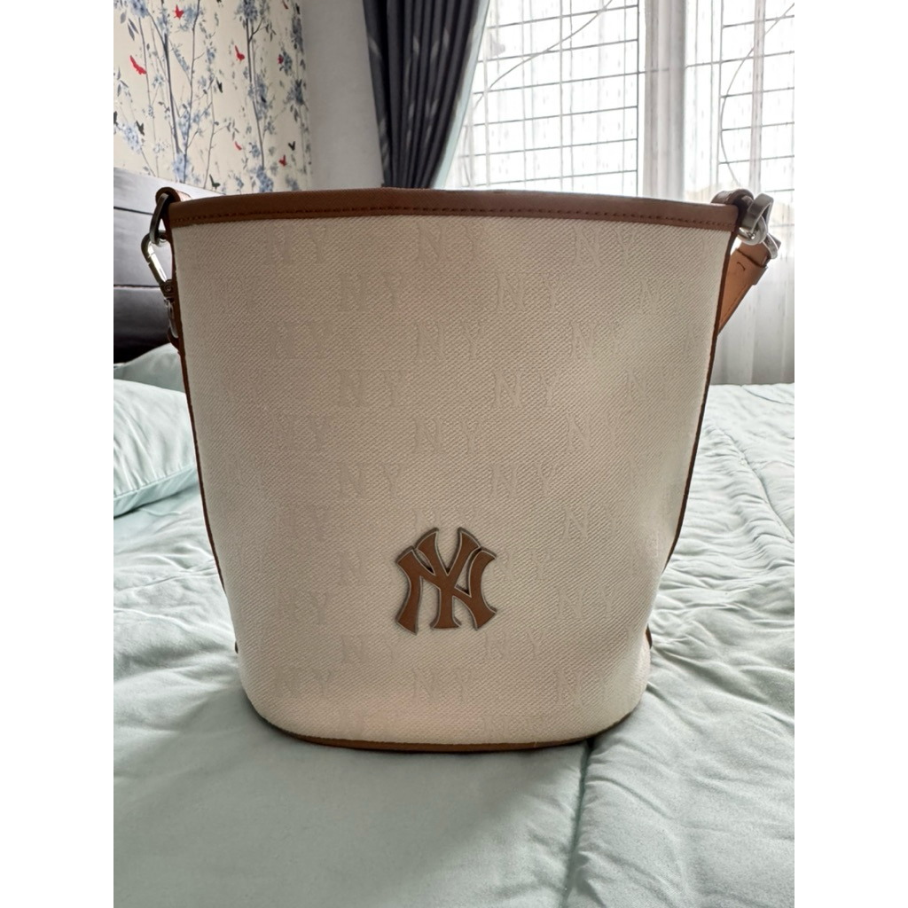 Preloved MLB Bucket Bag