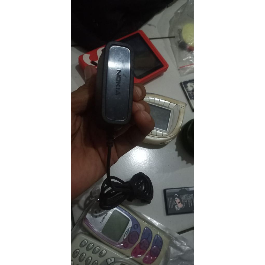 Dijual charger Nokia mikro USB kondisi baru stok lama normal fungsi