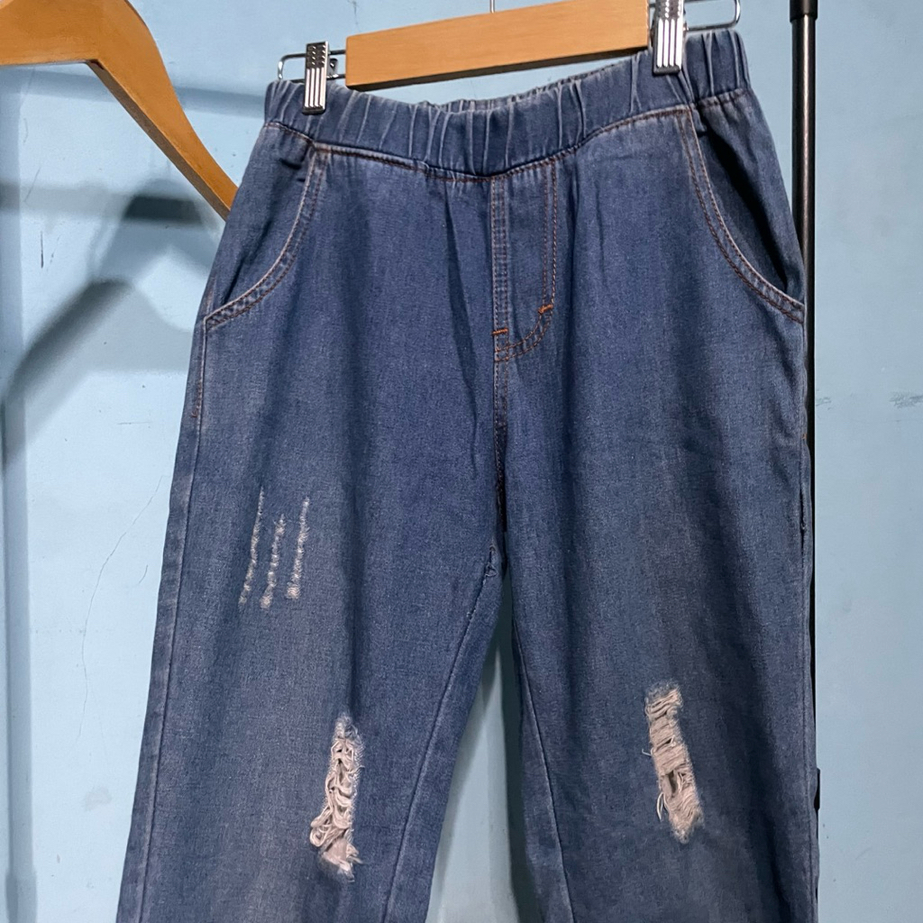 preloved jeans ripped