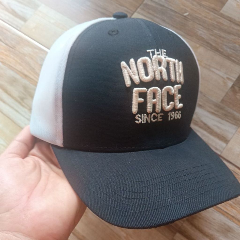 TOPI TRUCKER CUSTOM TNF HITAM PUTIH DENGAN BAHAN PREMIUM