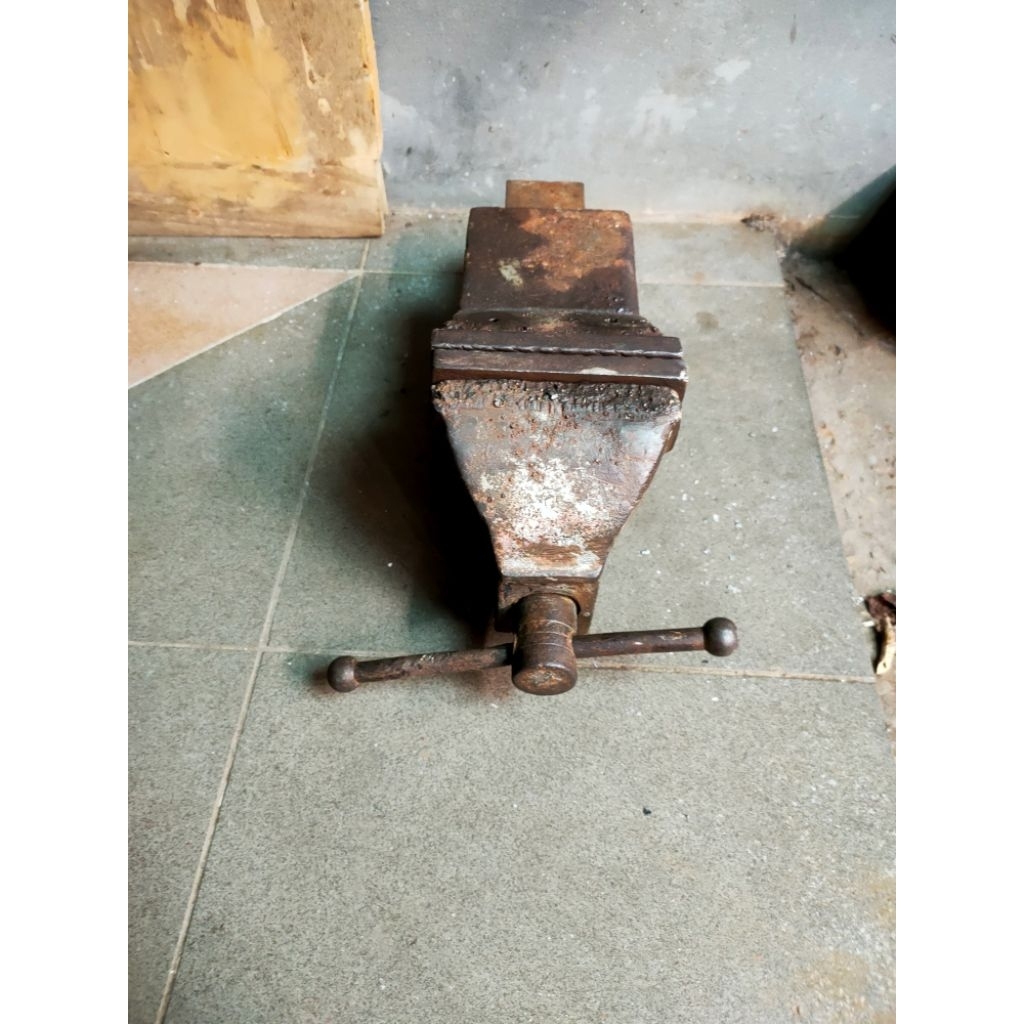 ragum..catok 4in  antik