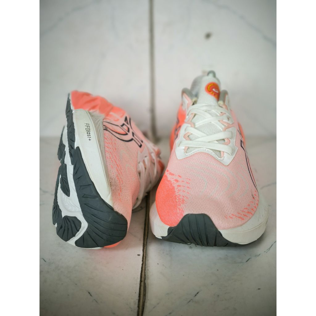Asics Novablast