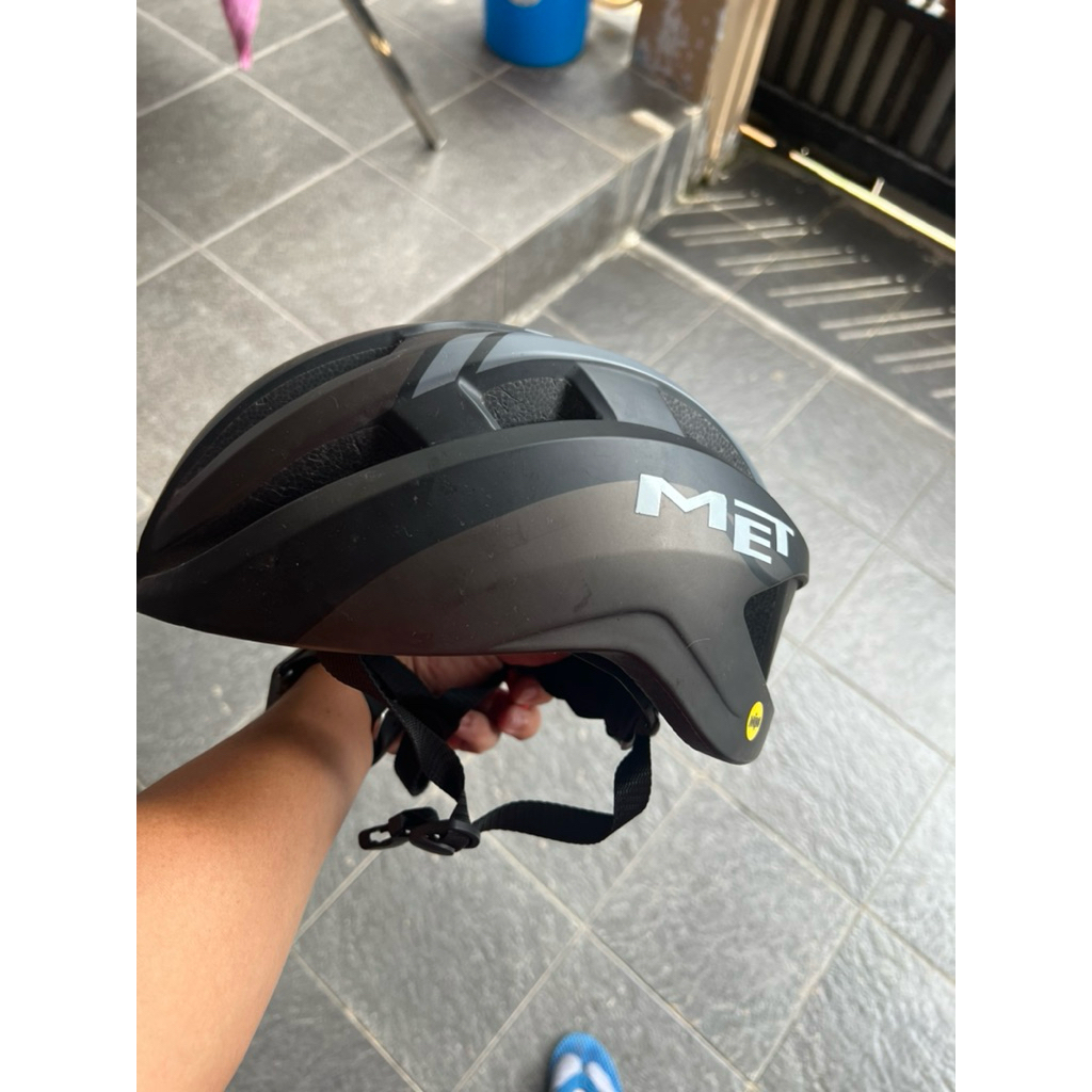 Helm Met