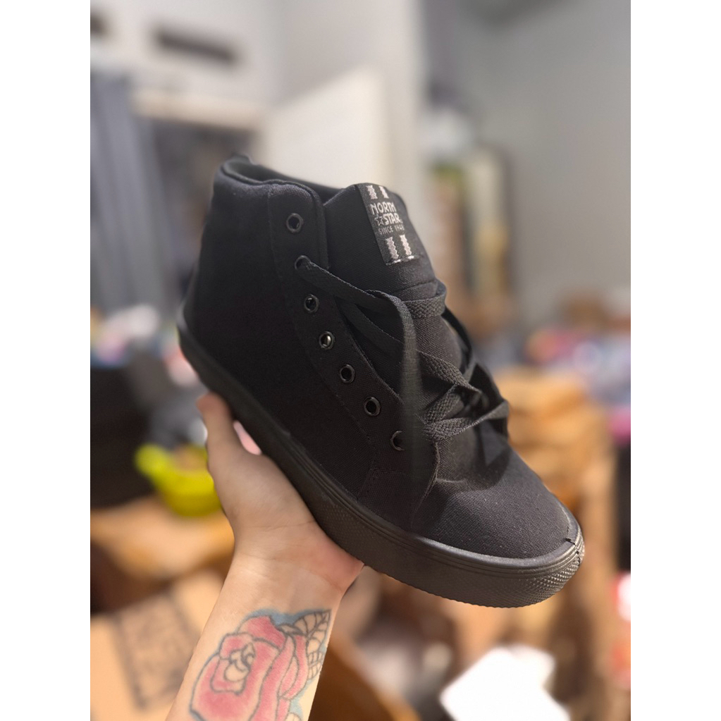 SEPATU SNEAKERS HIGH BATA NORTH STAR SIZE 37