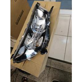 Headlamp head lamp lampu depan Toyota Hilux 2022 2023 2024 original