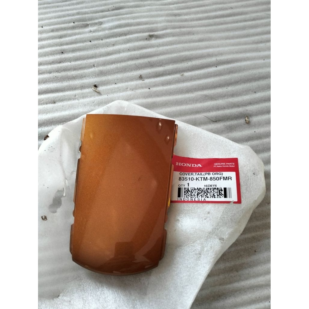 cover tail body sambungan body belakang Honda Supra 125 orange 83510-KTM-850-FMR
