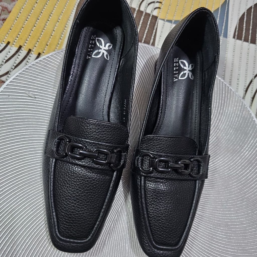 Sepatu Slop Wanita Hitam 41
