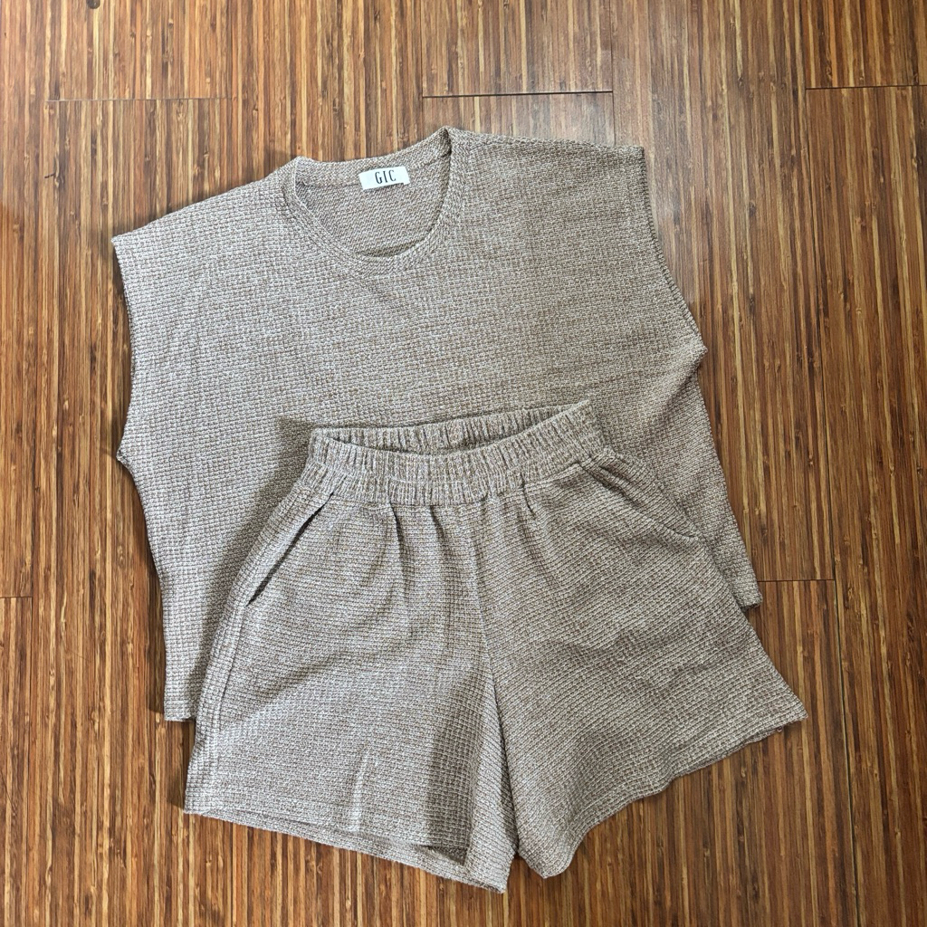 GIC clothing - preloved