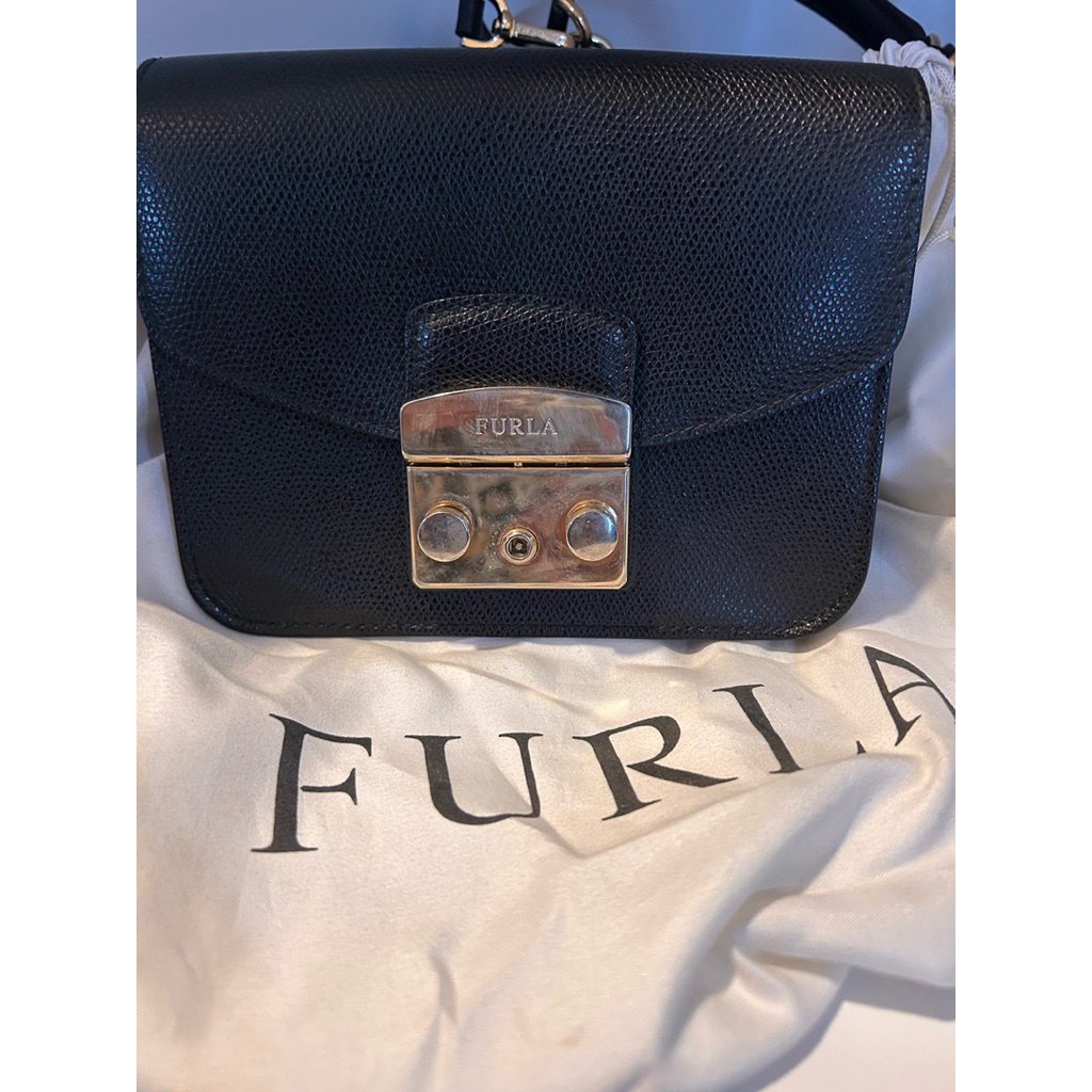 PRELOVED furla mini metropolis in black