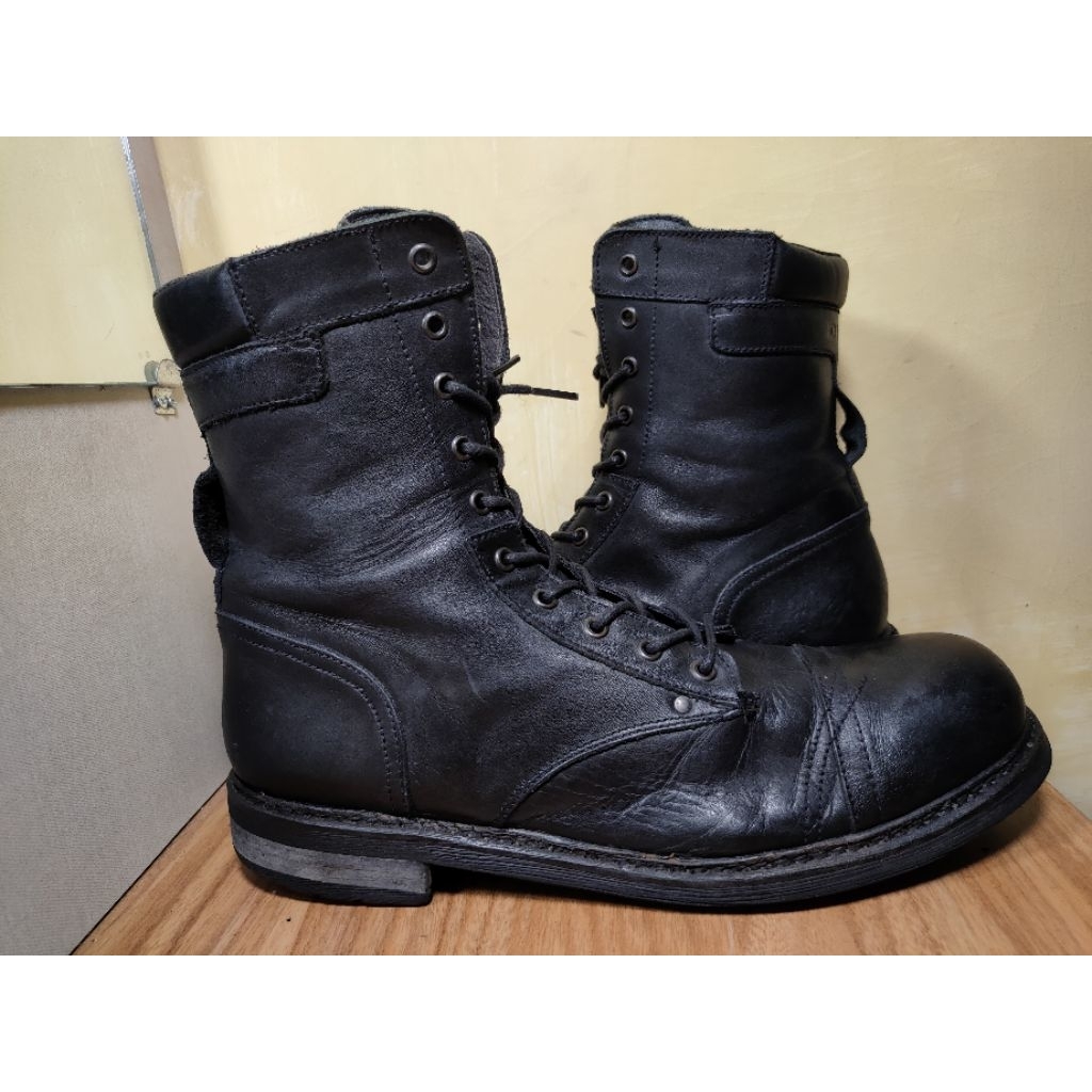 SEPATU DIESEL BEKAS/SECOND SIZE 43