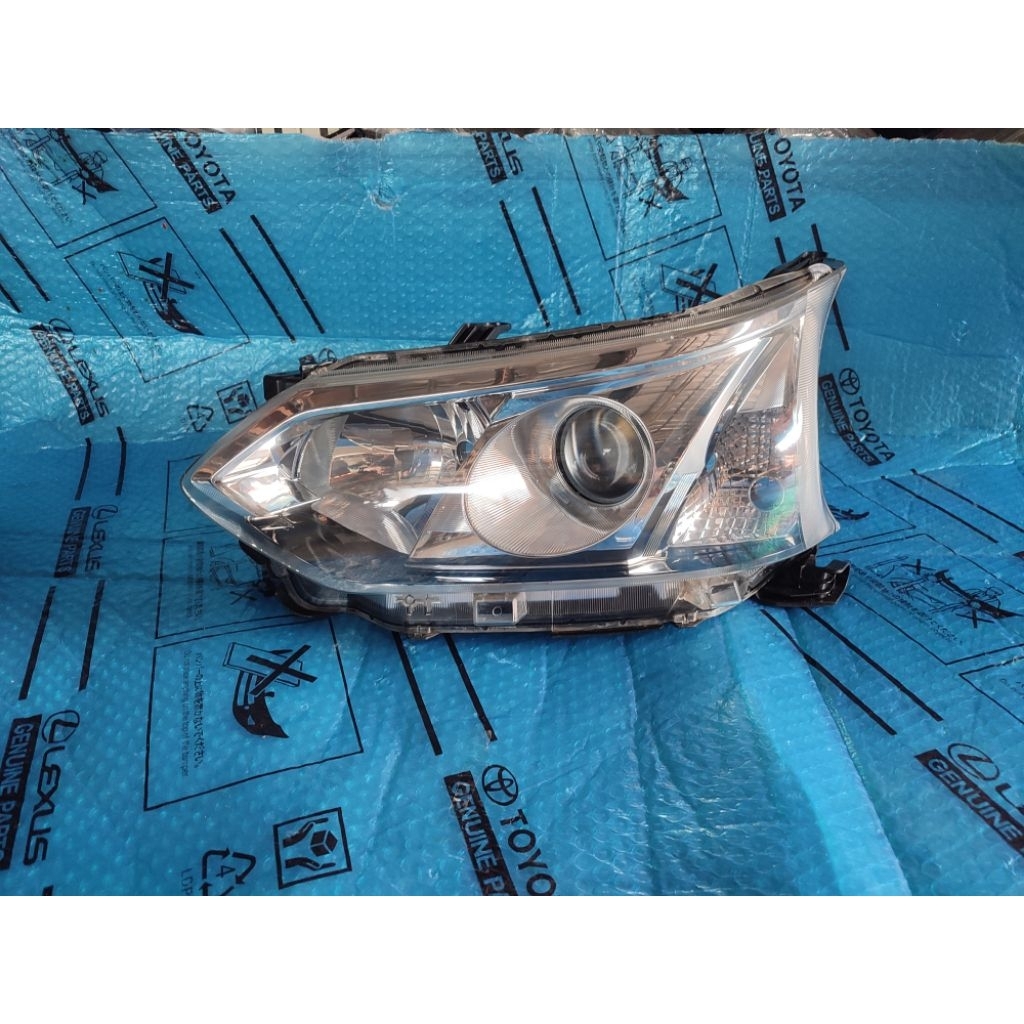 headlamp lampu depan mobil Avanza Veloz 2016 2017 2018 Original