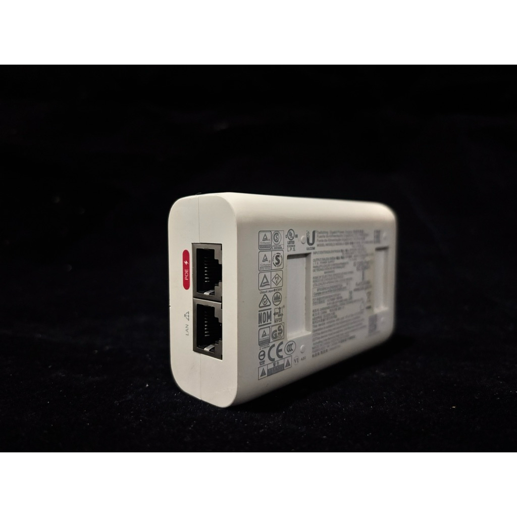 Ubiquity PoE Gigabit Adapter 48V
