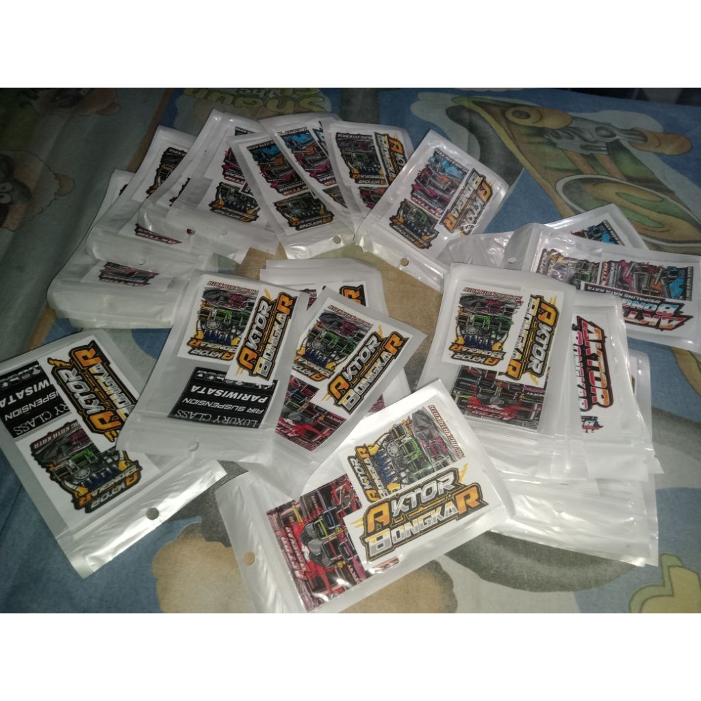 

Stiker Aktor Bongkar Isi 6 Pcs