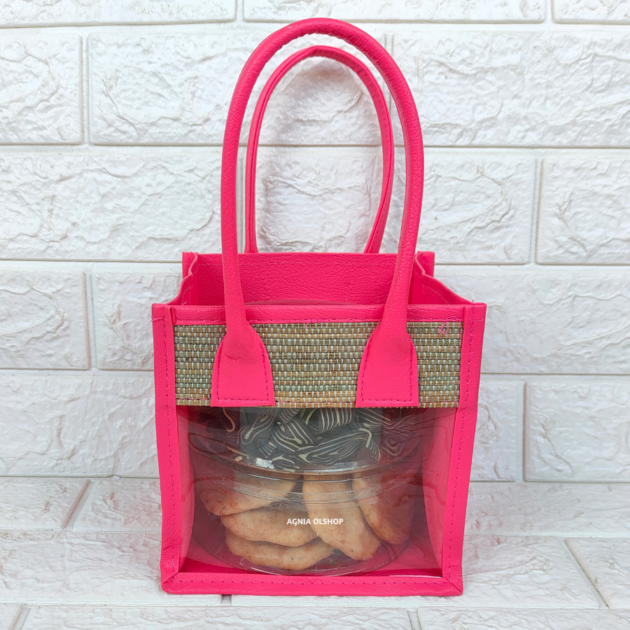

Keranjang Hampers Mika Mendong Isi 2 Toples Biggy (Pink) Tas Mika Parcel Lebaran