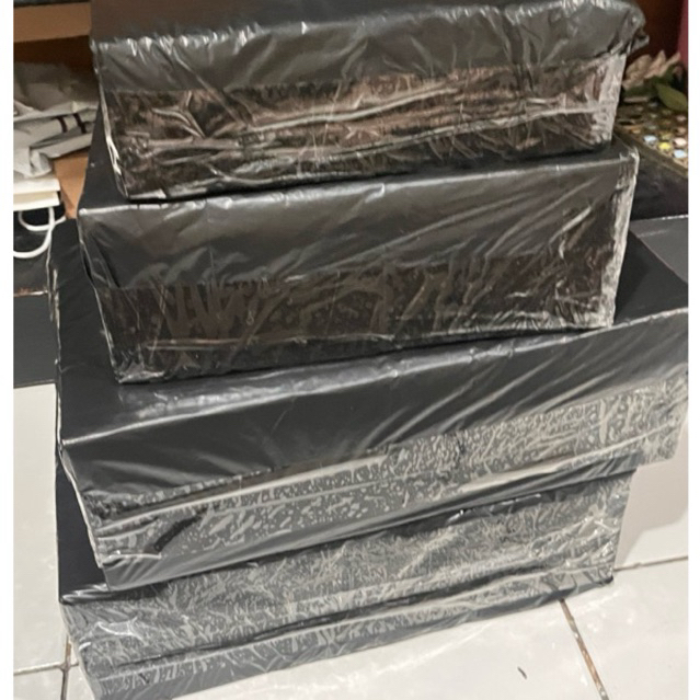 

Co resi box 31x20x10cm