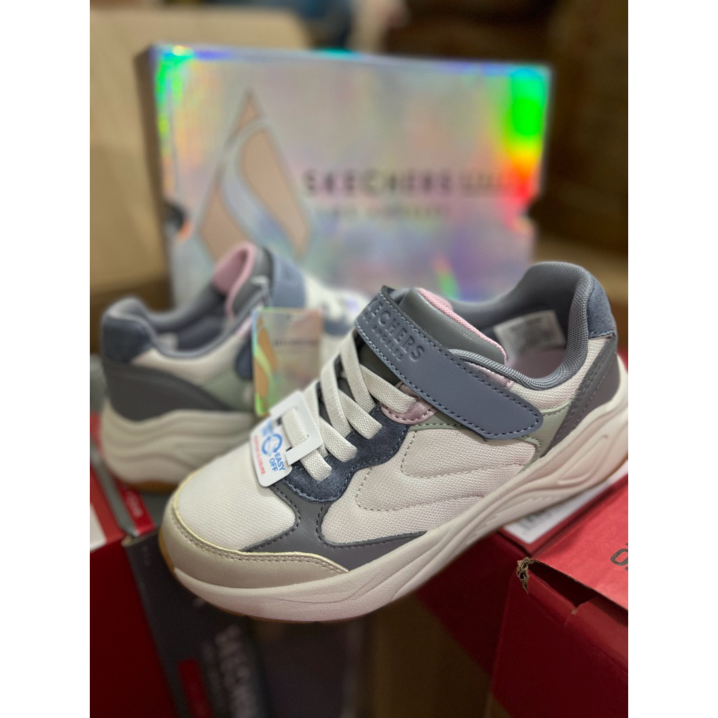 girl’s Skechers 70%