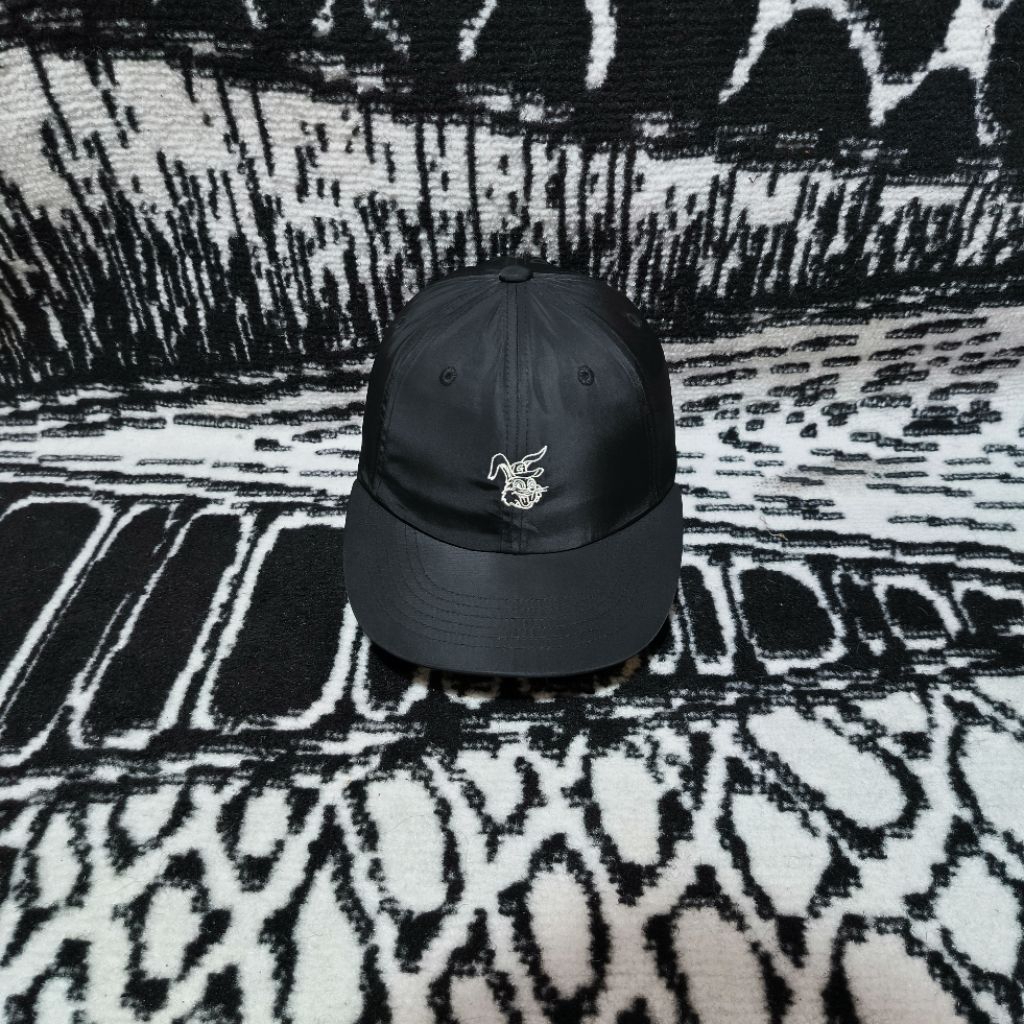 Six panel rabbit Embroidery satin logo black