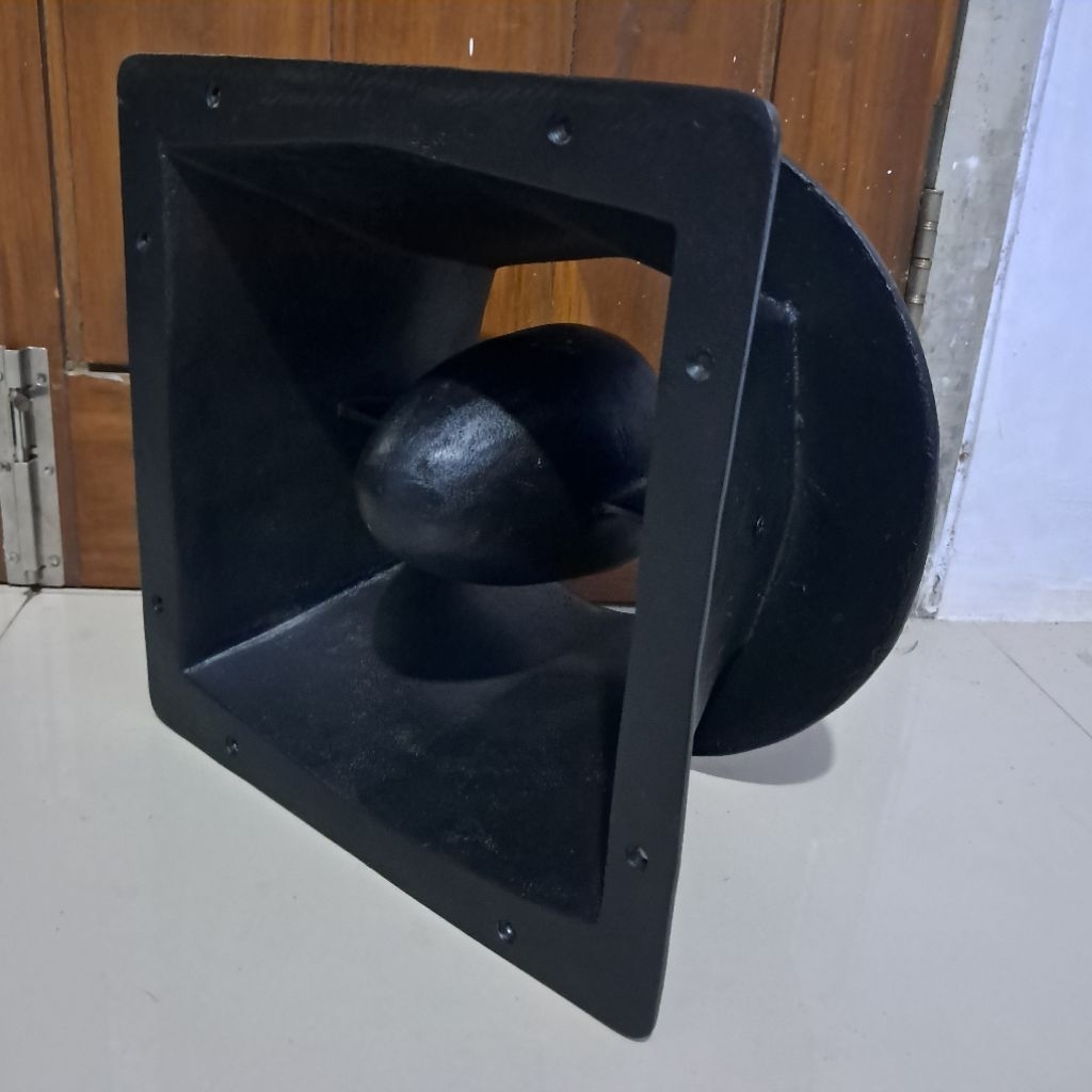 HORN TWETEER / HORN MIDEL DDS/ HORN MIDEL 12INC/ UK LEBAR 32×32 ALMUNIUM/ DIRAL