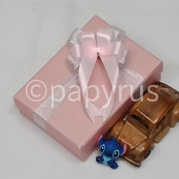 

PAPYRUS 12,5x17,5 Tinggi 5cm Kotak Kado Gift Box Hadiah V2