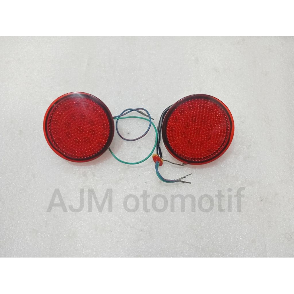 Lampu Reflektor Mata Kucing Bumper Belakang  Avanza Veloz