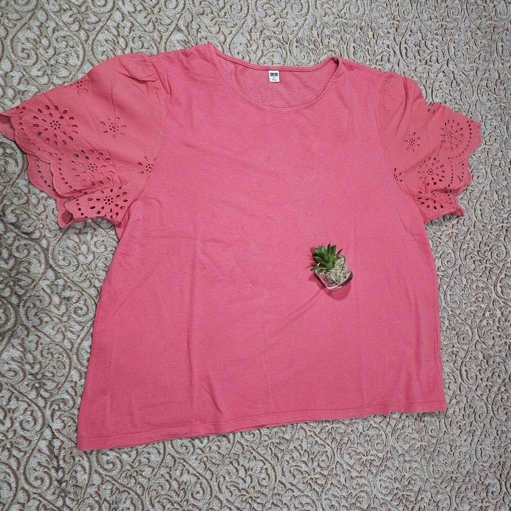Kaos Wanita UNIQLO Xl Pink

