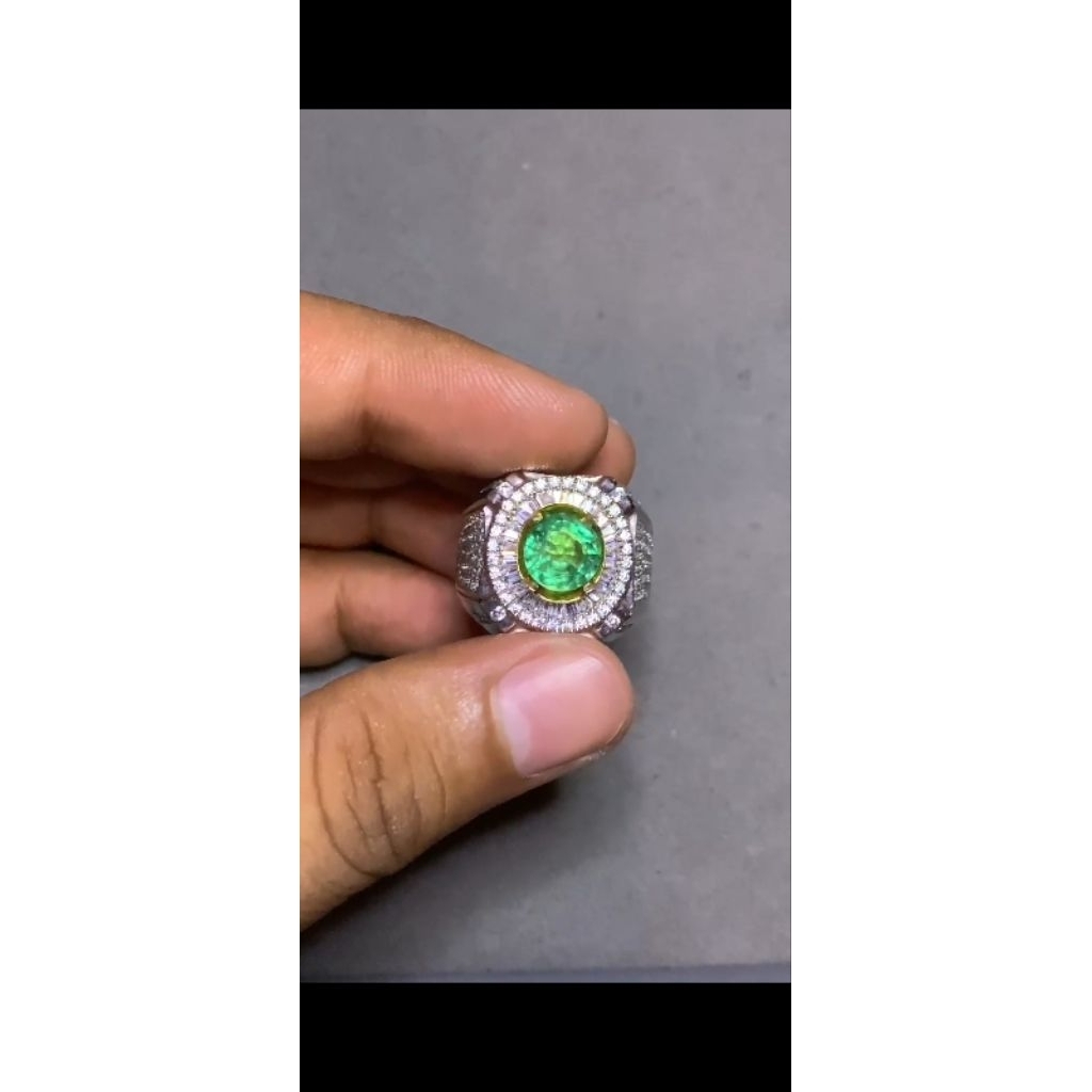 emerald beryl / zamrud Zambia kualitas bagus