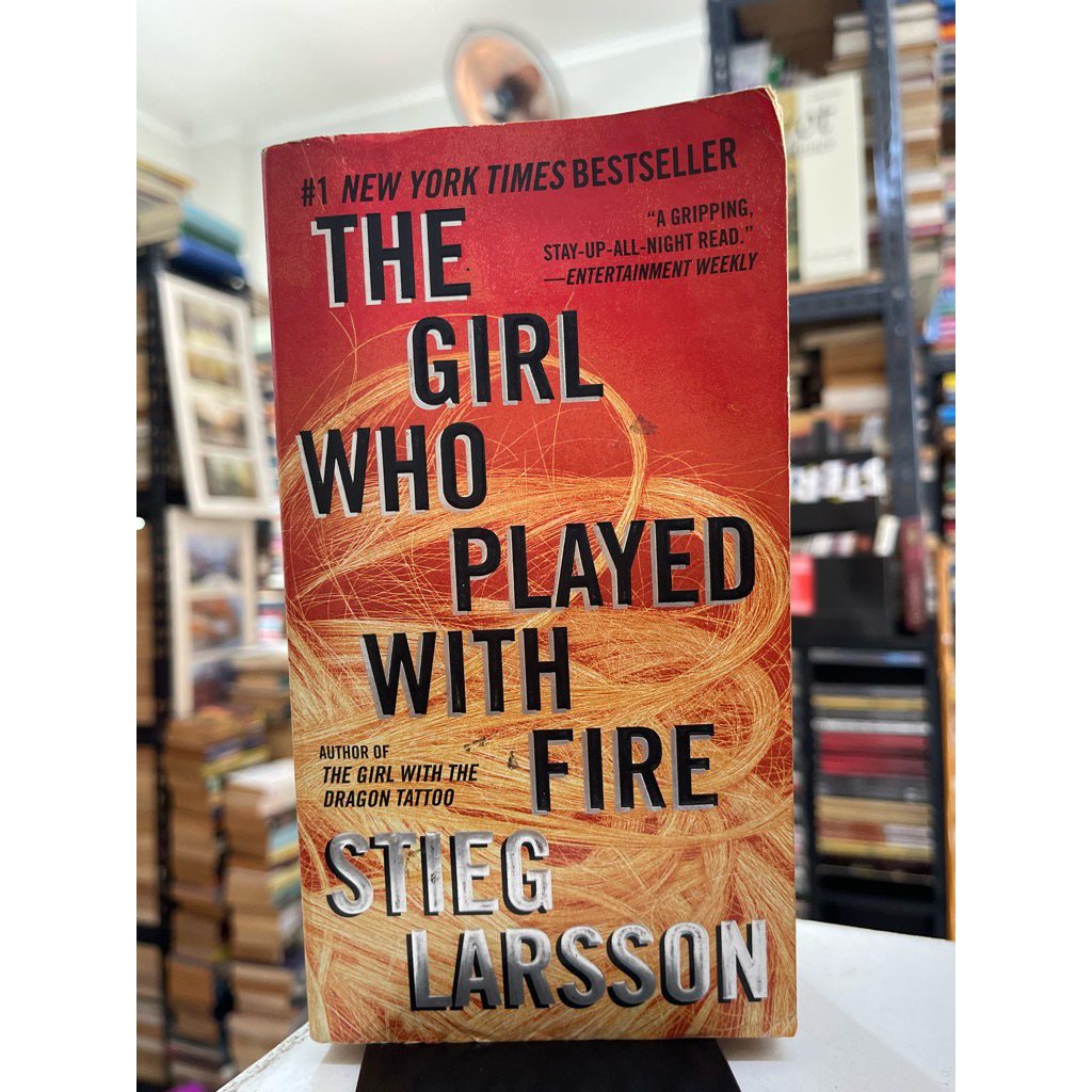 NOVEL THE GIRL WHO PLAYED WITH FIRE STIEG LARSSON