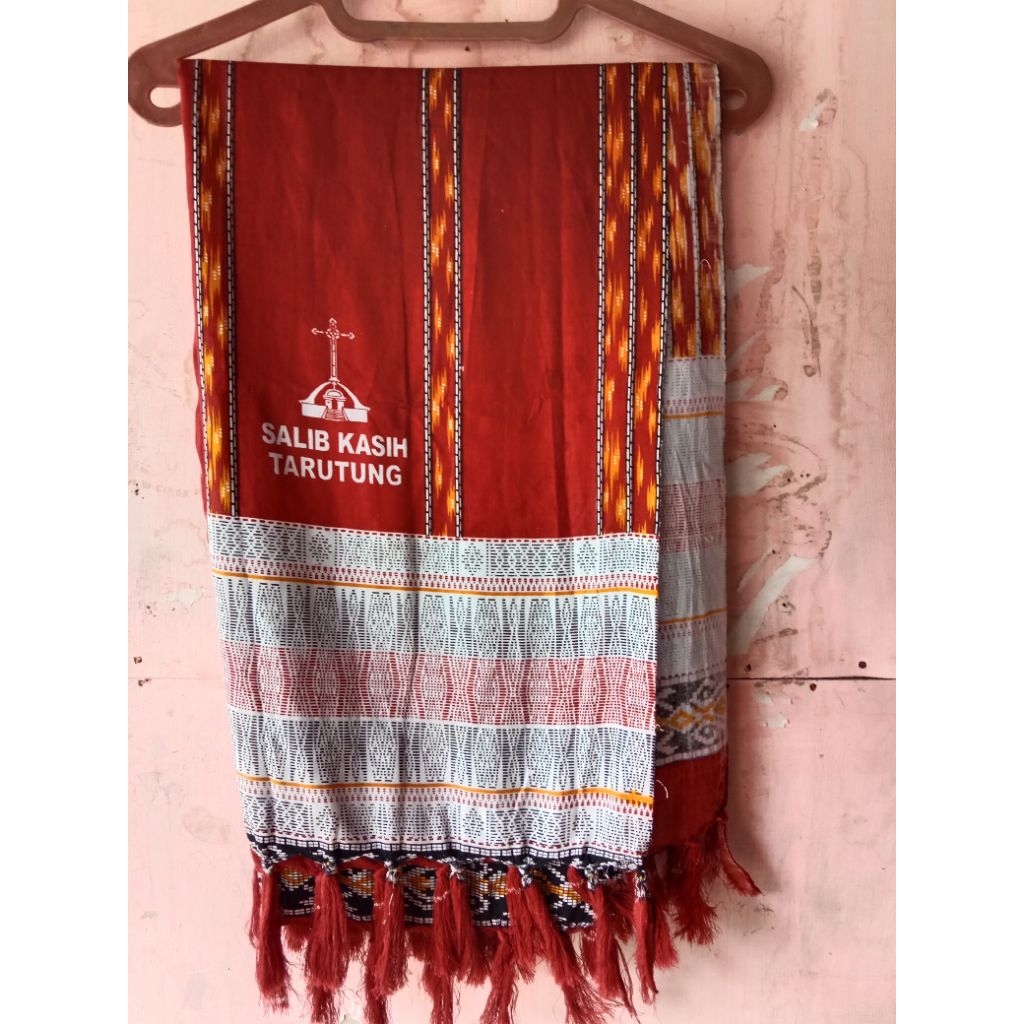 Syal motif Gorga batak salib kasih