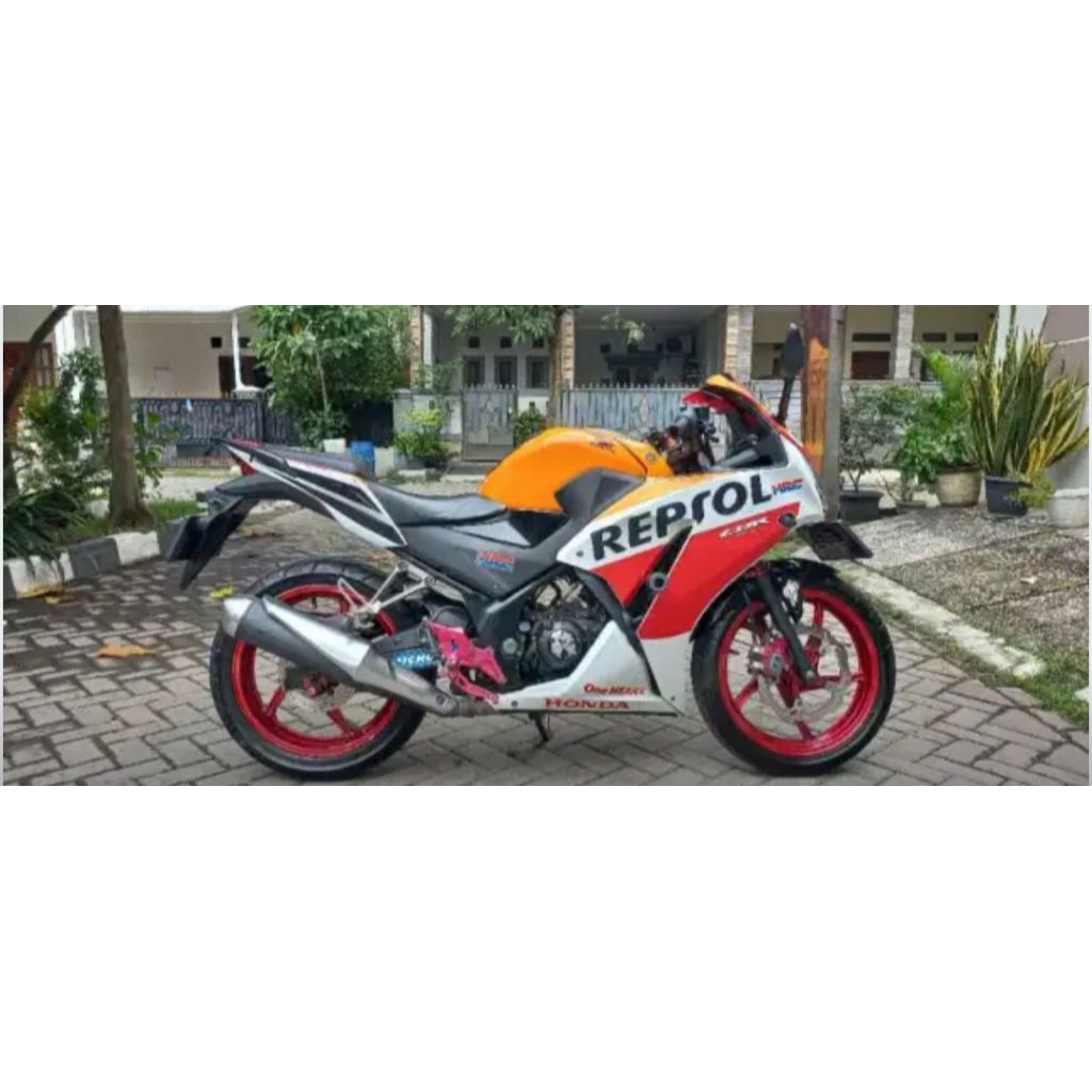 Honda CBR150R 2014