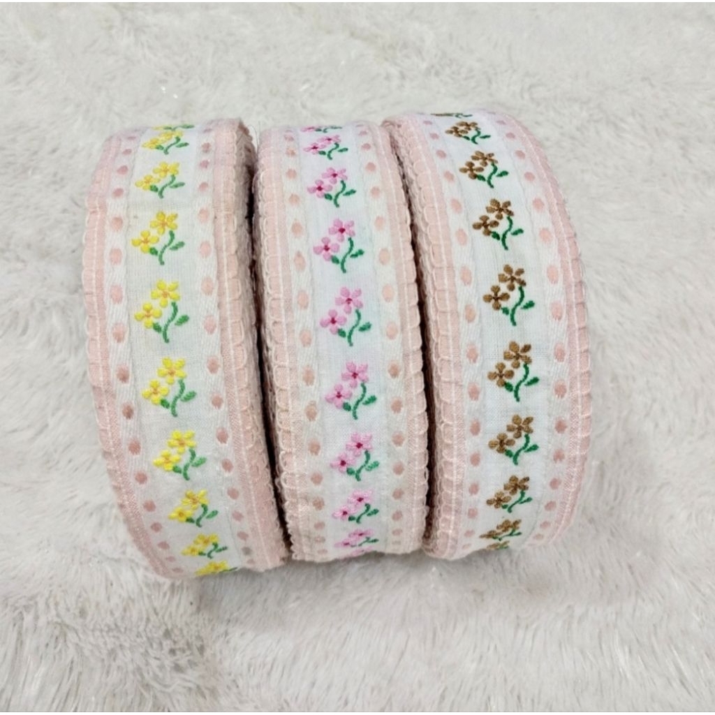 

Pita Korea 166, pita renda motif bunga