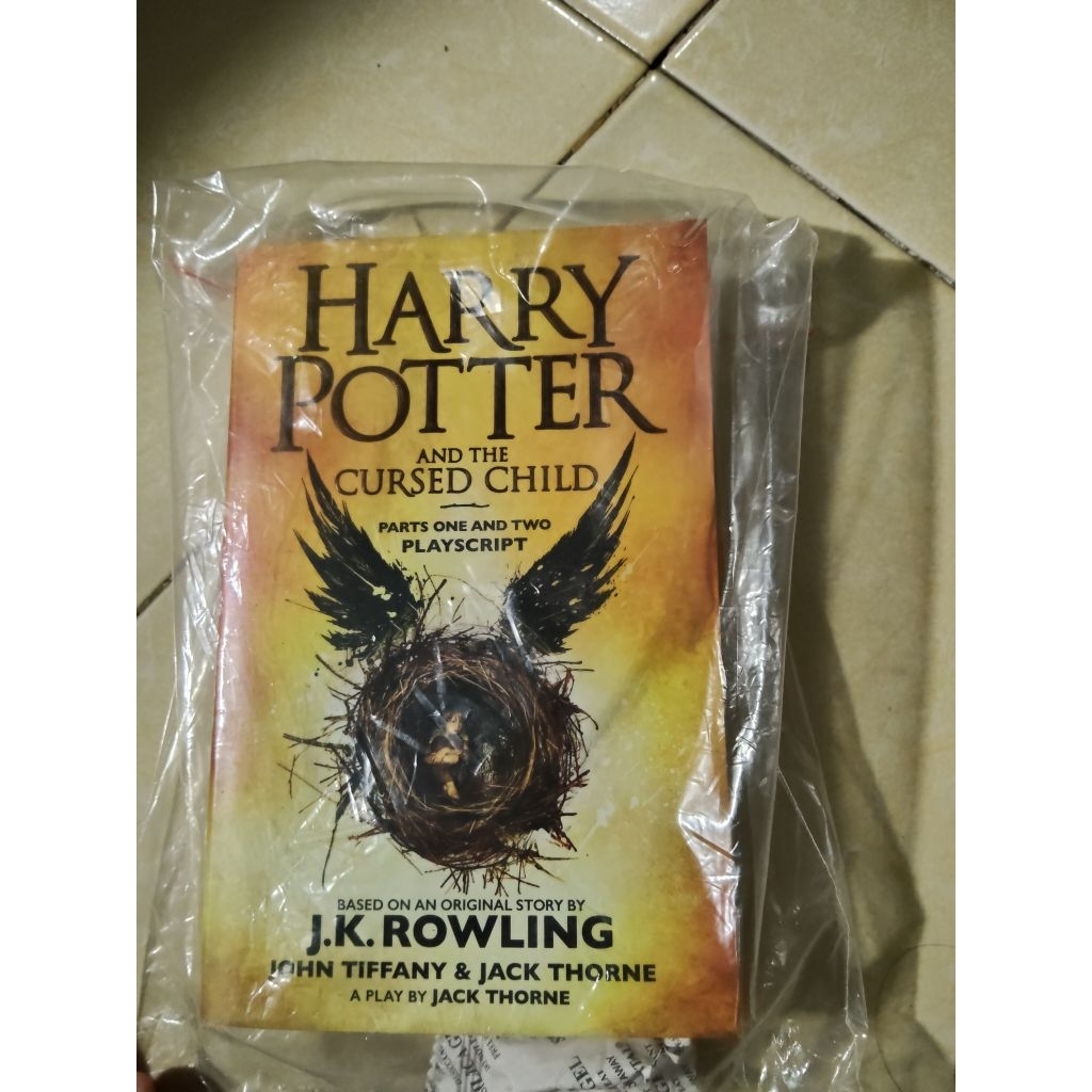 preloved novel kolpri harry potter dan brown kevin kwan