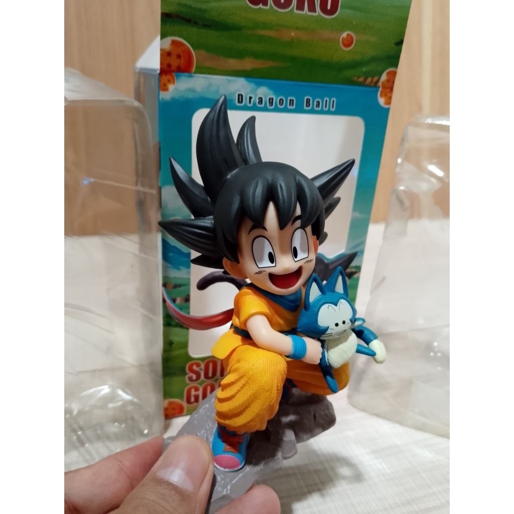 Action figure goku kecil