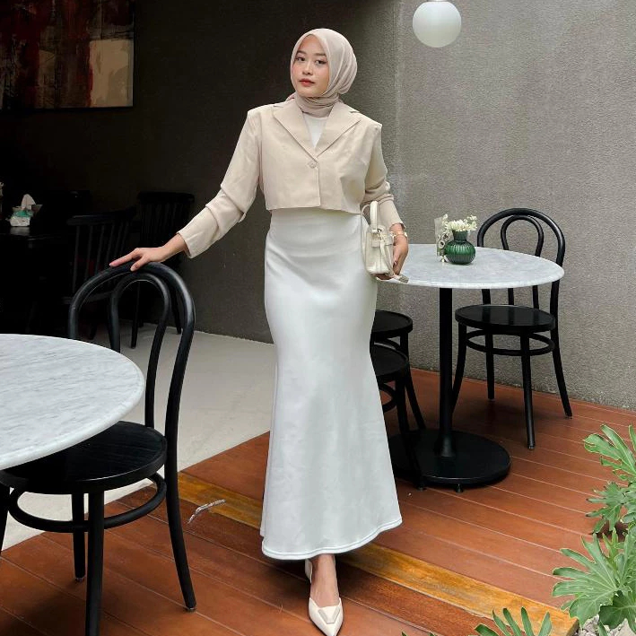 Rok Duyung Lunar Skirt Mermaid Formal Kerja Casual Wanita Ivory Milo Cream Dewasa - Bawahan, Cewek