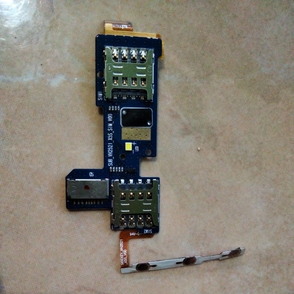 flexibel on/off + tempat kartu hp polytron Zap 6 (4G 503)