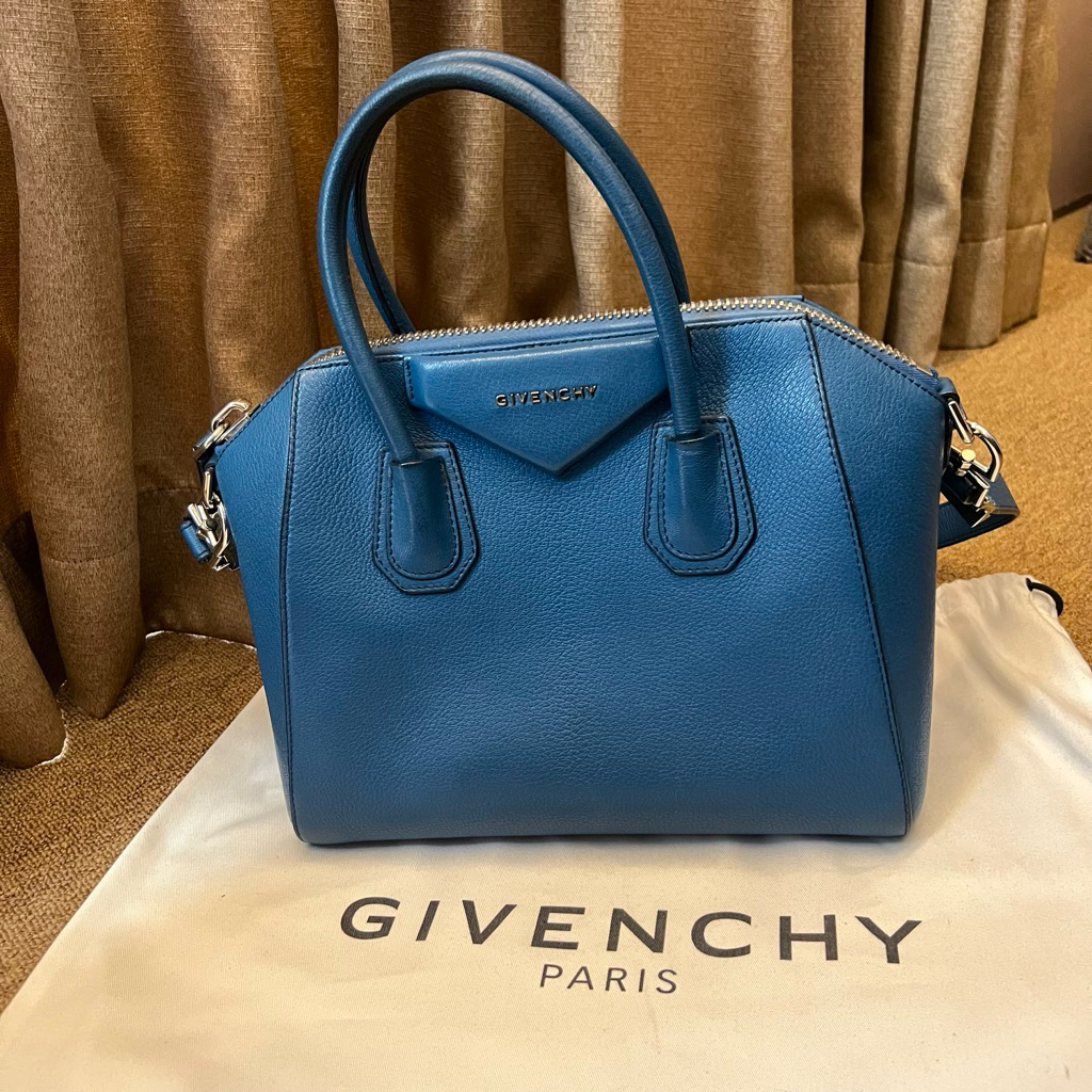 PRELOVED GIVENCHY ANTIGONA SMALL BLUE