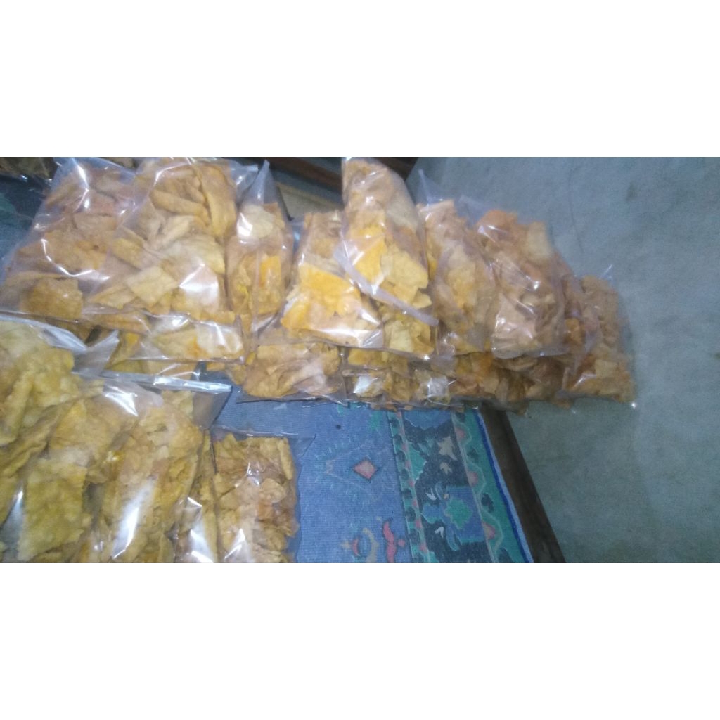 

Kerupuk pangsit bawang