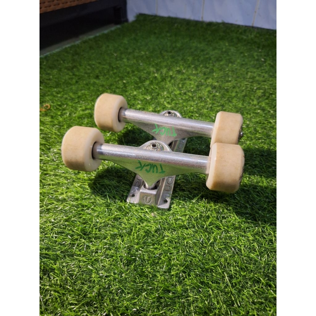 Truckset Skateboard Tuck Trucks Bearings Wheels bekas