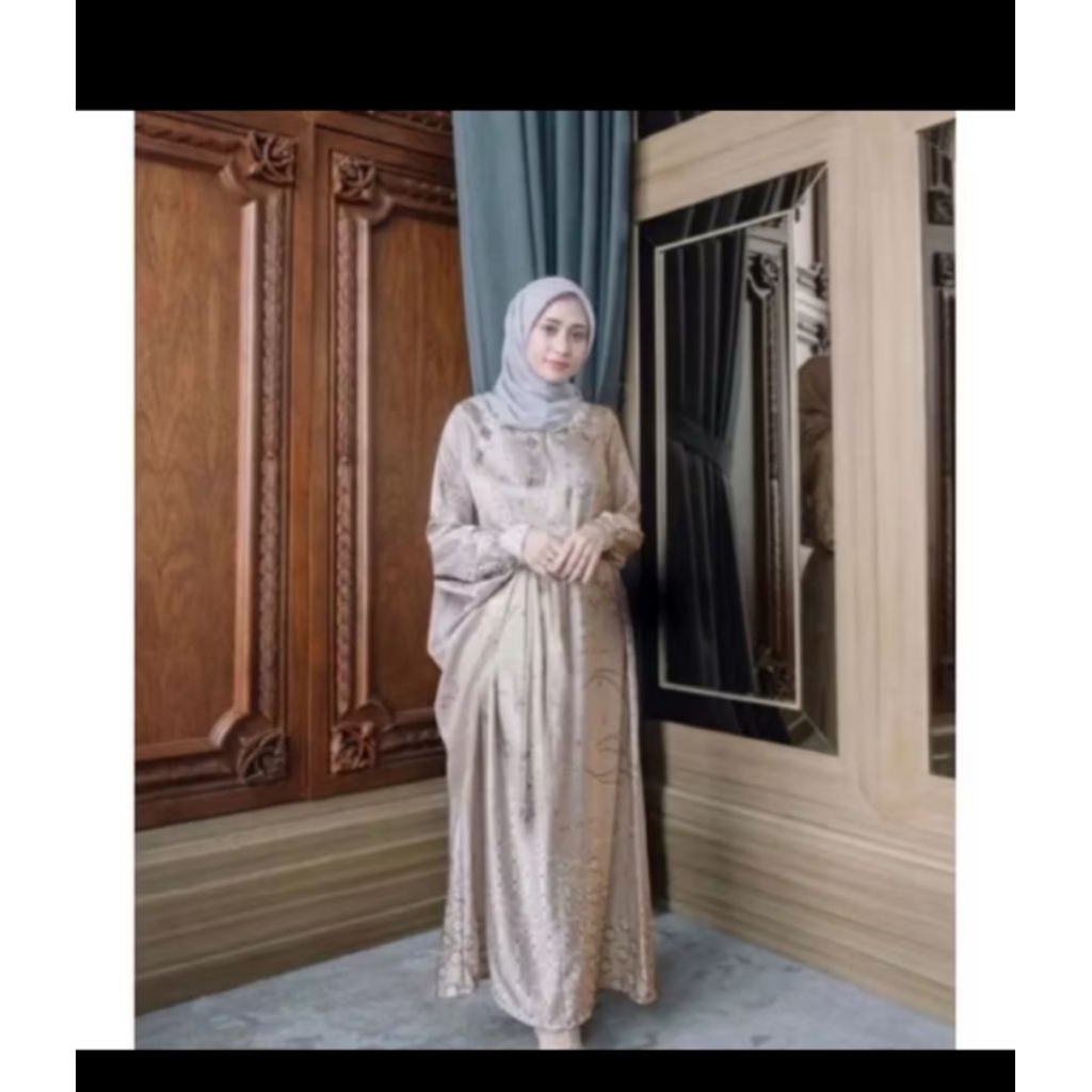 Preloved semesta dress vanilla hijab