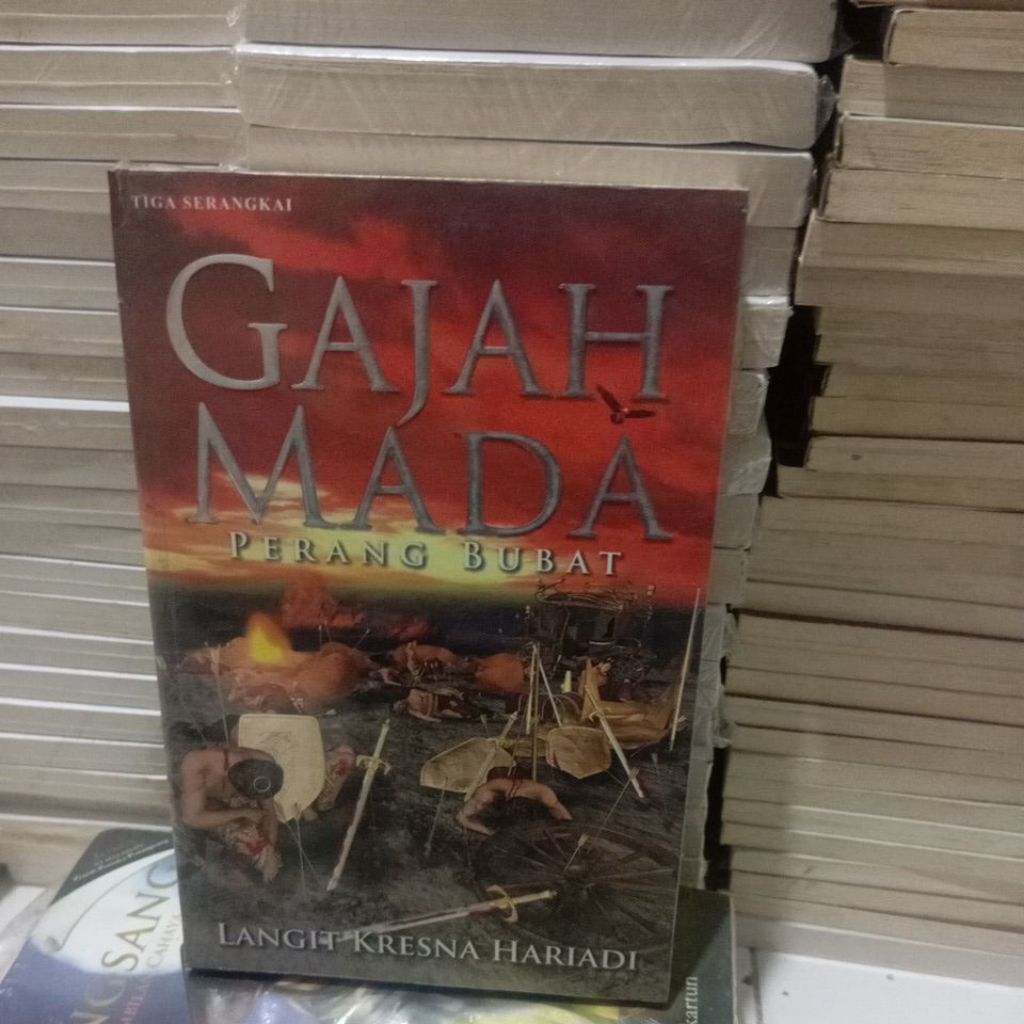 Buku 100% original Gajah Mada perang Bubat By langit Kresna hariadi