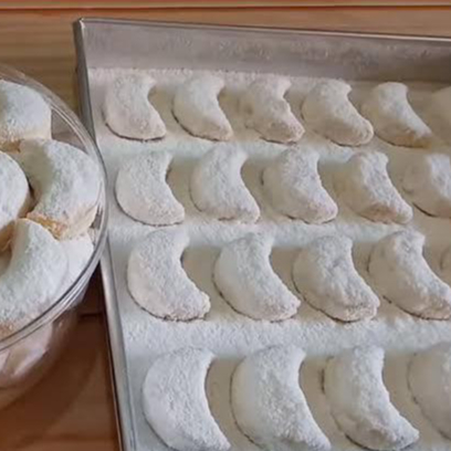 

KUE PUTRI SALJU COOKIES 750 ML